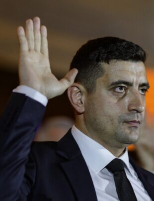 Sondaj: PSD, pe primul loc în intenția de vot, urmat de AUR. Cine nu ar trece pragul pentru Parlament