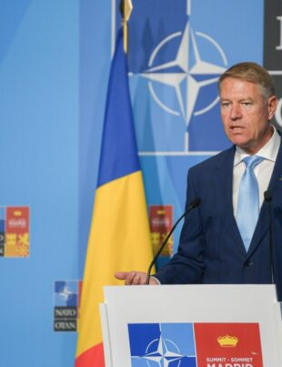 Iohannis: Autoritățile române monitorizează îndeaproape evoluția evenimentelor din Rusia