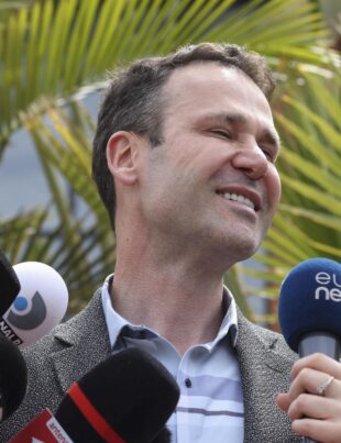 Averile primarilor din București. Negoiță, cu datorii de sute de milioane la stat, dar cu numeroase terenuri și case