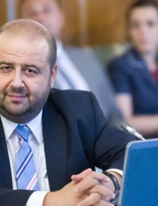 Ce lefuri au încasat șefii Curții de Conturi în ultimul an. Salariul lor, peste al lui Iohannis