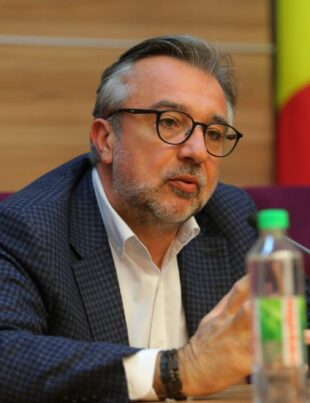 Romascanu: Firea va trebui să explice această apropiere de Godei și să decidă în consecință