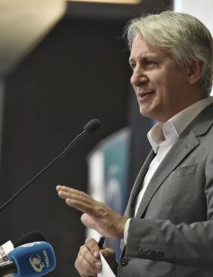 Teodorovici: Grindeanu este cel care așteaptă eliberarea locului de președinte la PSD