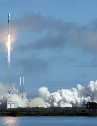 Sateliții Starlink de la SpaceX au scurgeri de radiații. Ce spun oamenii de știință