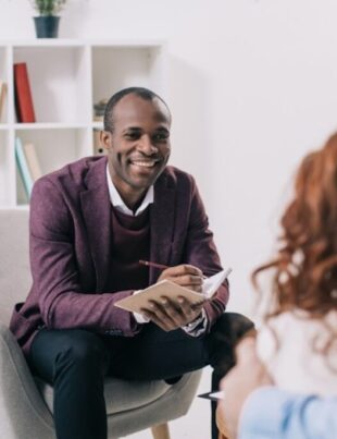 STUDIU. Numărul tinerilor care suferă de stres sau anxietate a crescut. Ce motive oferă experții