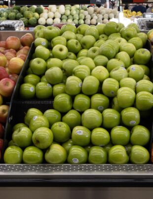 Dieta vegană, cea mai prietenoasă cu mediul. Există o cantitate de carne pe care să o consumi ca să nu distrugi planeta? dieta vegană