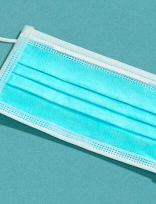 Spania pune capăt crizei sanitare și elimină măștile de față obligatorii