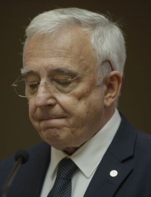 Cine sunt bugetarii de lux cu salarii diminuate, dacă ar avea loc plafonarea marilor lefuri