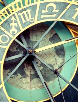 Horoscop 16 August 2023. Vărsătorii Au Nevoie De Blândețe, De Toleranță, De Bunătate și Cea Mai Sigură Cale Ar Fi Să Fie Ei Primii Care Oferă Asta