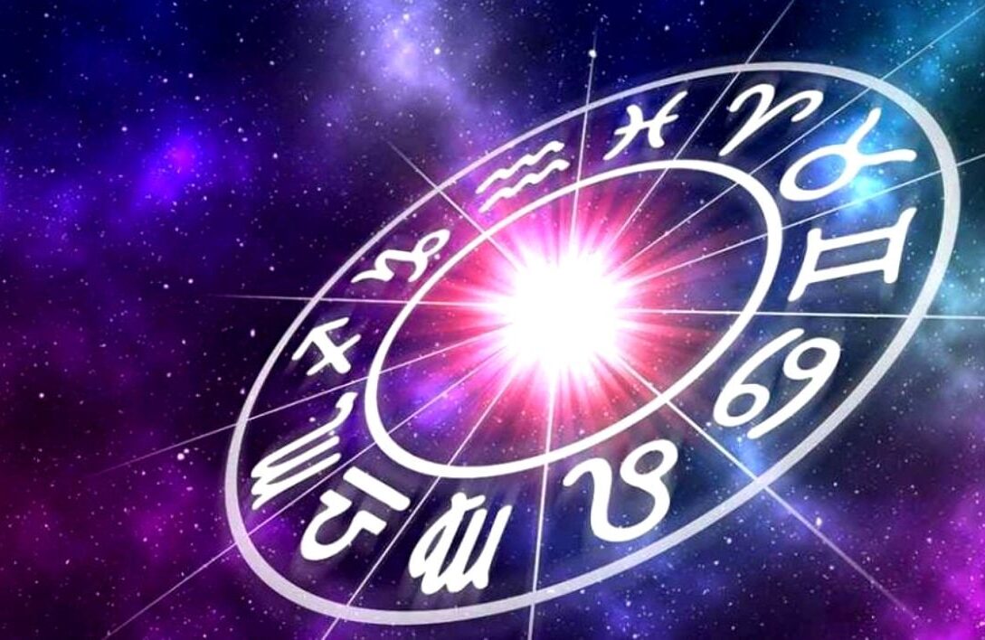 Horoscop 21 August 2023. Vărsătorii Trăiesc Sentimente Amestecate Când Se Gândesc La Cei Din Anturaj și Nu Prea știu Cum Să Se Poarte Cu Ei