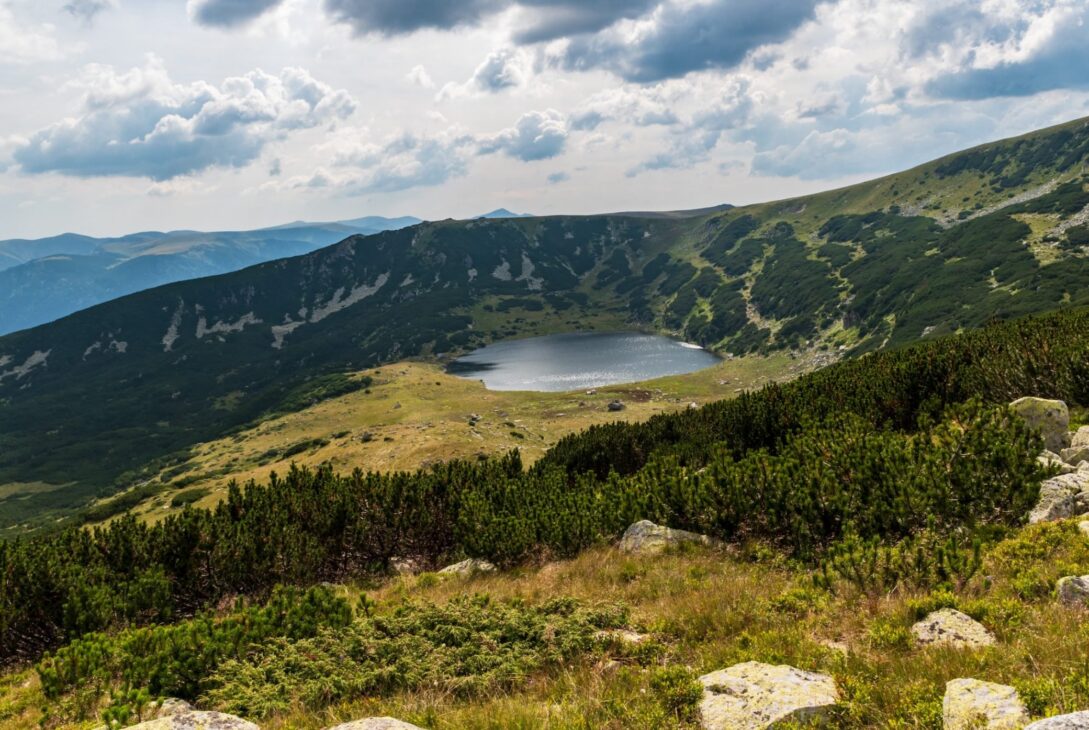 Lacul Zănoaga – Cum Ajungi La Cel Mai Adânc Lac Glaciar Din România