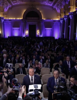 Tensiuni în ședința PNL. Partidul nu a reușit să voteze un acord de neagresiune cu PSD