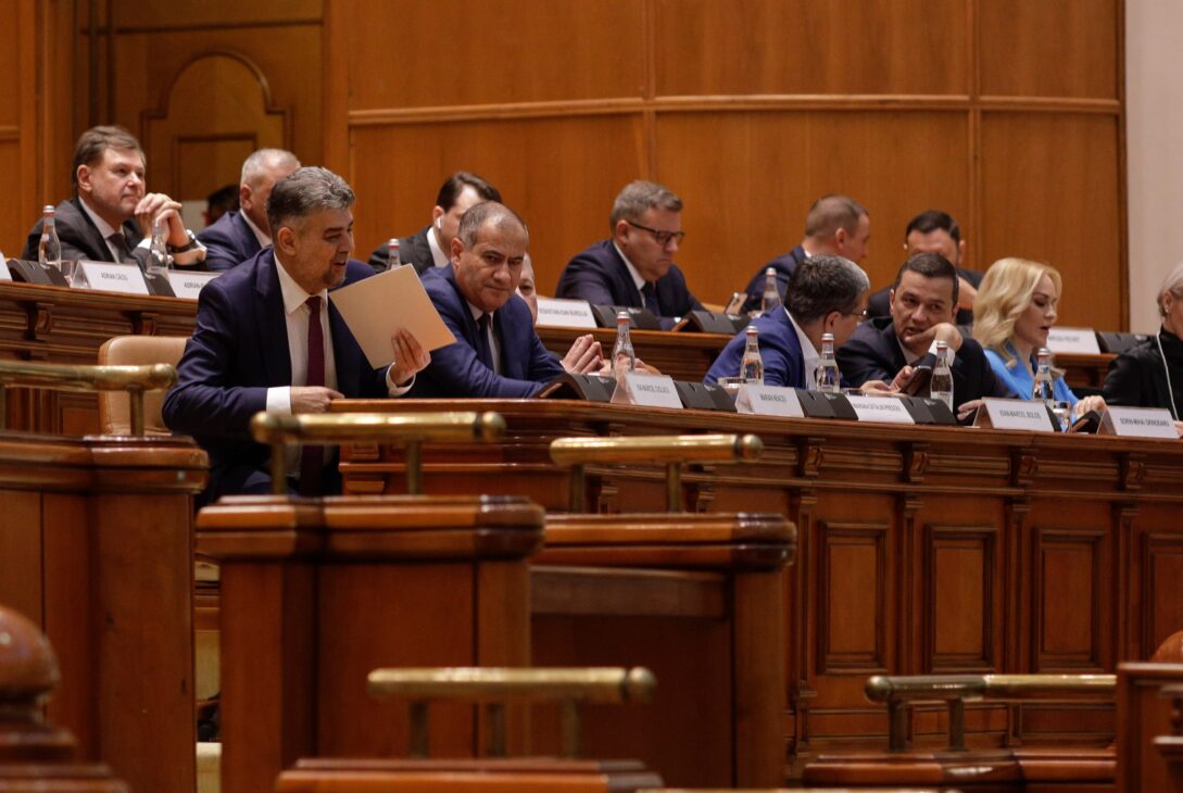 Primele legi din pachetul PSD privind „patriotismul economic“, adoptate de Senat. Cum a fost „îndulcită” lupta contra produselor din făină de insecte