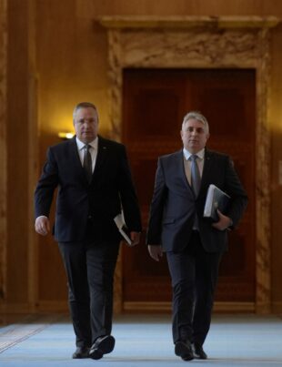 Ciucă, la școală de vară a OFL: Este obligatoriu ca PNL să își asume semnul de egalitate între bărbați și femei
