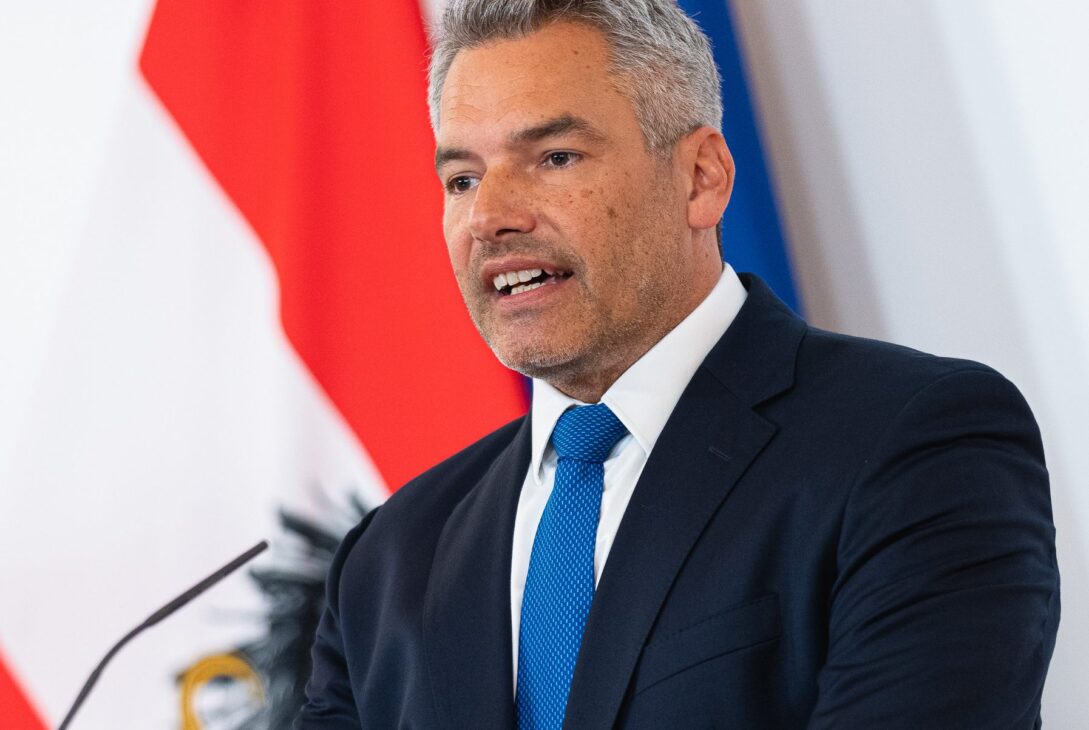 Karl Nehammer, mesaj ferm pentru România: ‘Extinderea poate fi pusă în aplicare doar atunci când protecția frontierelor externe funcționează’