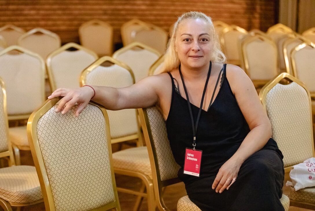 Interviu Cu Actrița Andreea Grămoșteanu: „Arta Nu Poate Să Trăiască în Sărăcie Veșnic. Nu Poți Să Faci 10 Ani Spectacole Cu Două Scaune”