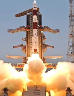 India zboară către Soare. A lansat cu succes prima misiune
