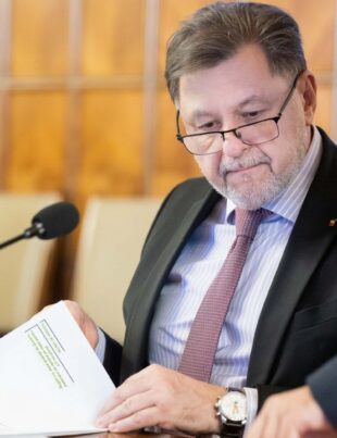 Primele cărămizi ale spitalelor regionale se întrevăd cu greu