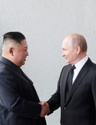 Situația războiului din Ucraina s-ar putea schimba radical! Kim Jong Un și Vladimir Putin, mutare spectaculoasă: Coreea de Nord a livrat recent Rusiei ‘peste o mie de containere’ cu echipamente militare