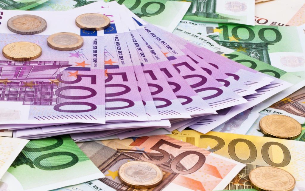 Curs valutar BNR, 13 octombrie 2023. Ce se întâmplă cu euro și dolarul la final de săptămână