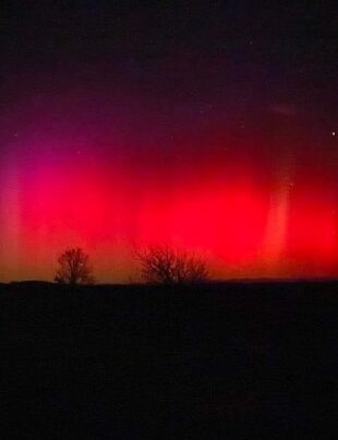 FOTO. Aurora Boreală este vizibilă în această seară pe cerul României. Cum apare fenomenul