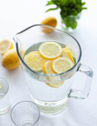 Medicii desființează ideile promovate de influenceri. Top 3 mituri pe care le-am acceptat ca fiind adevărate