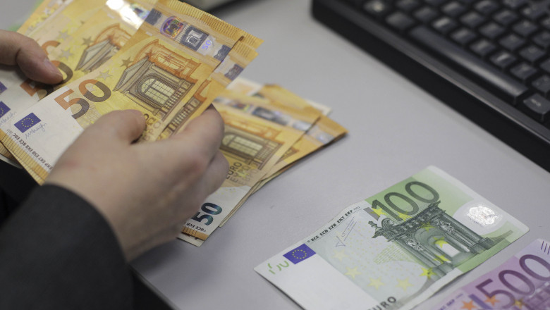 Curs valutar BNR, 14 decembrie 2023. Euro și dolarul, în scădere