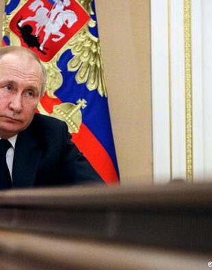 Lovitură după lovitură pentru Vladimir Putin! Uniunea Europeană adoptă al 12-lea pachet de sancţiuni impuse Rusiei