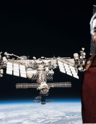 Cenușa creatorului Star Trek este în drum spre lună