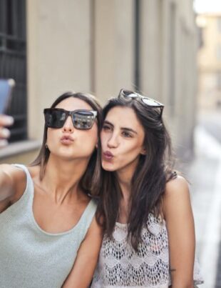 Până și șobolanii își fac selfie! Experimentul care îți arată cât de dependent ești de propria imagine