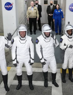 4 astronauți au plecat spre Stația Spațială Internațională