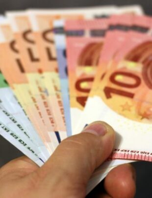 Bonus uriaș pentru români! Puteți primi peste 3.000 de euro din partea statului