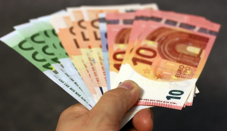 Bonus uriaș pentru români! Puteți primi peste 3.000 de euro din partea statului