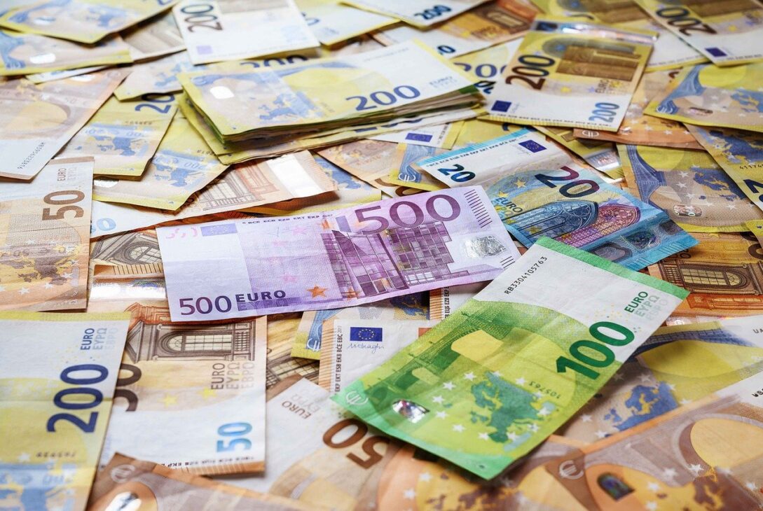 Noul EURO e gata să fie lansat pe piață. Banca Centrală Europeană a anunțat ce se va întâmpla cu numerarul