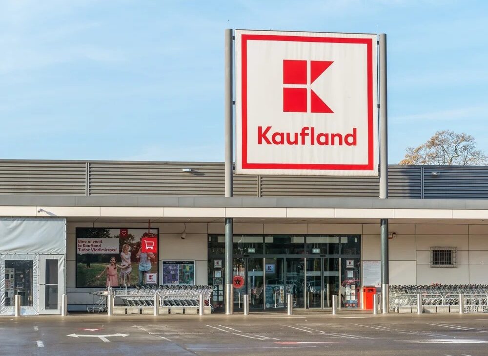 Manevra din Kaufland prin care clienții încearcă să dea lovitura. Mulți dintre ei sunt cetățeni români