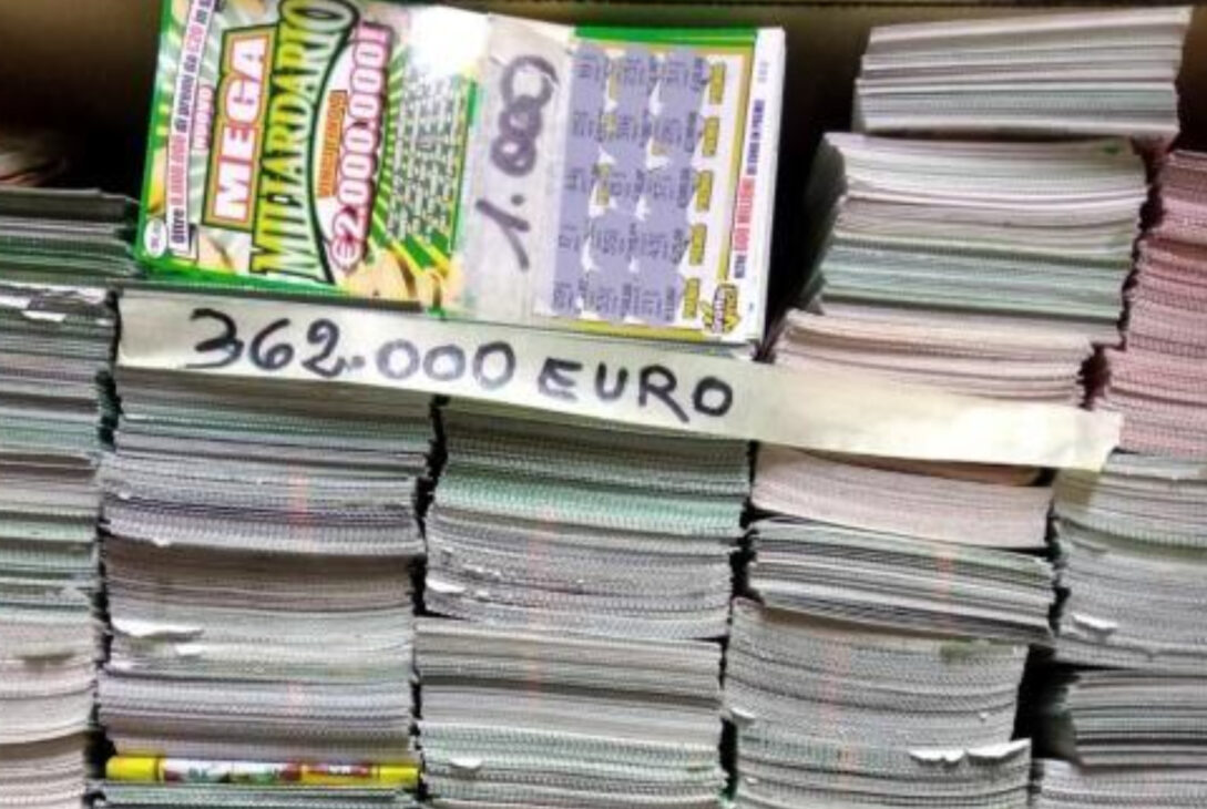 Mario a cumpărat lozuri în plic de 362.000 de euro. Ce a urmat după această achiziție e greu de imaginat