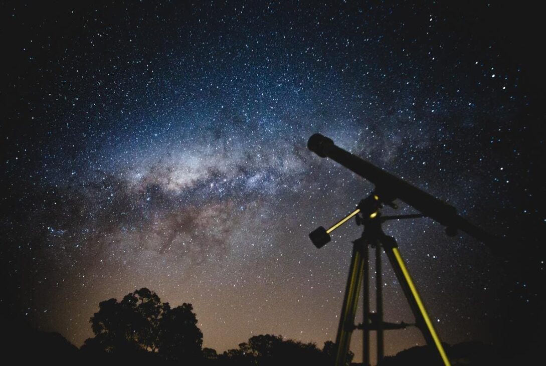 Astăzi este Ziua Internațională a Astronomiei.