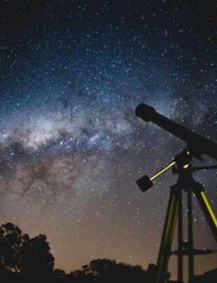 Astăzi este Ziua Internațională a Astronomiei.