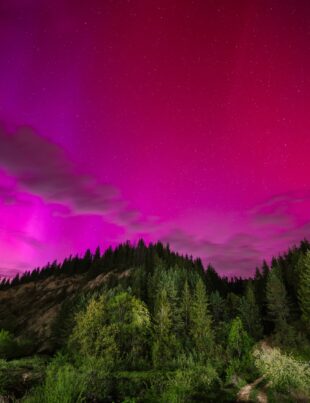 Aurora Boreală a fost vizibilă pe cer în România.