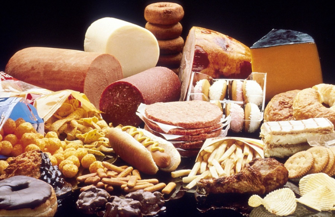 Produsele ultraprocesate îți afectează sănătatea
