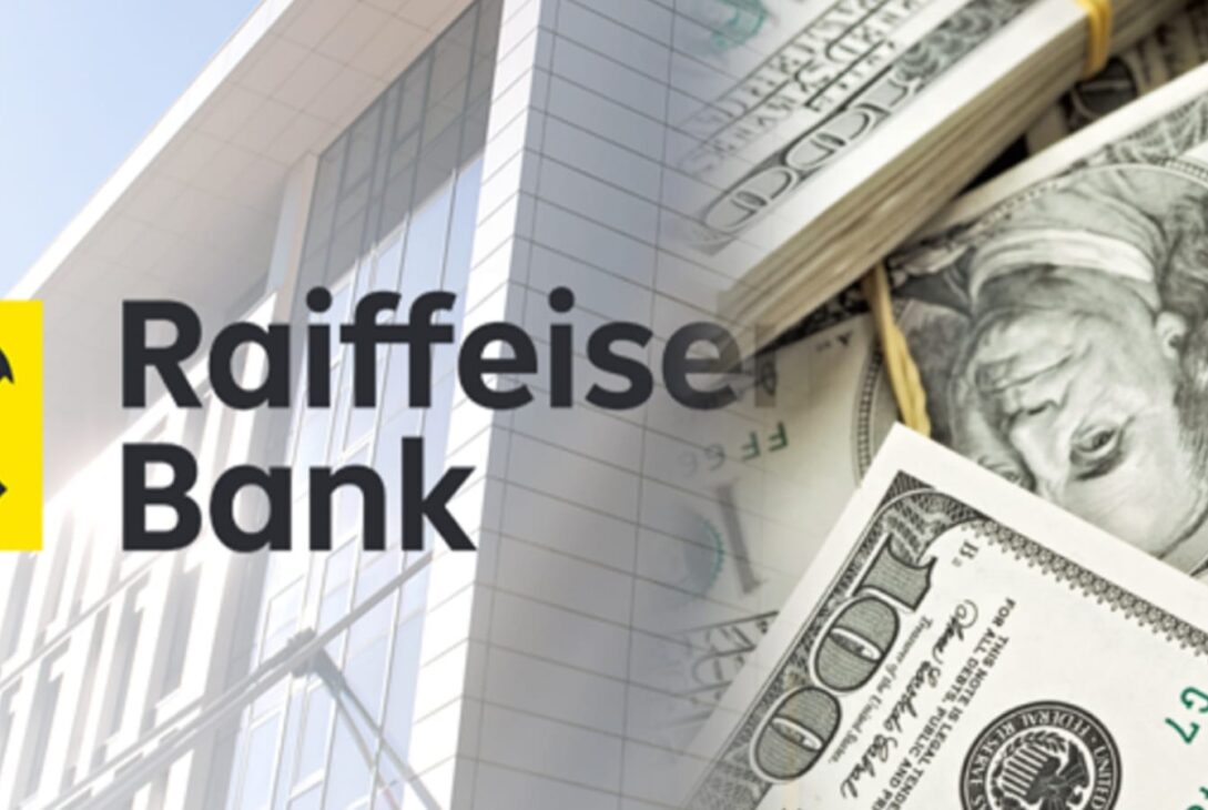 Interdicție pentru clienții Raiffeisen Bank. Conducerea băncii a anunțat că stopează plățile în dolari pentru ruși