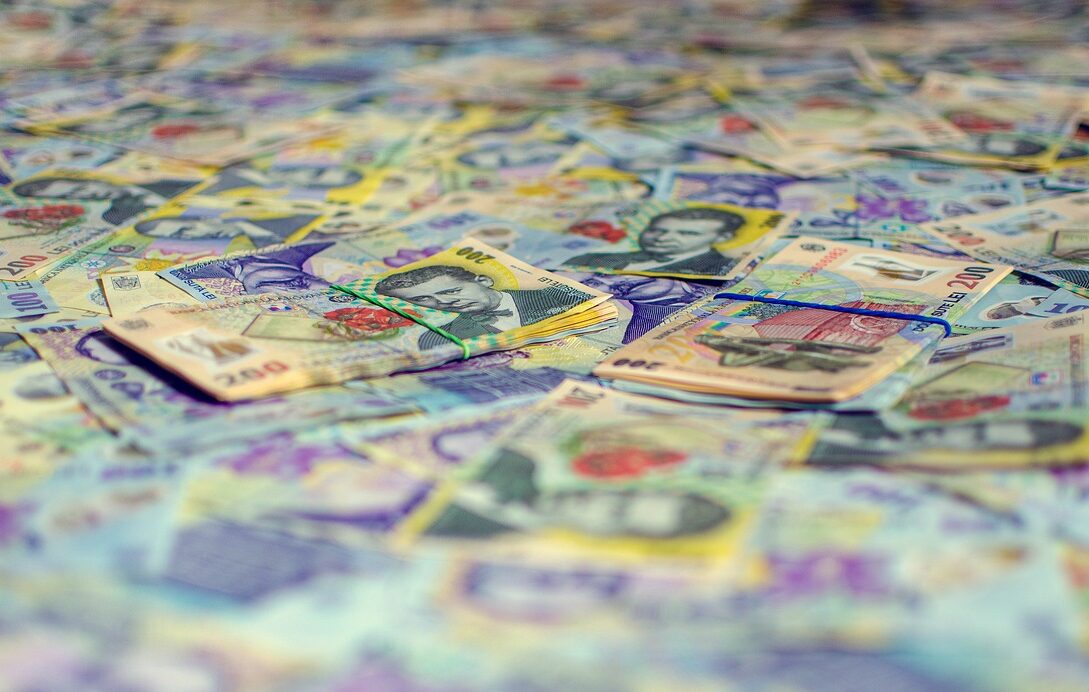 Salarii de până la 15.000 de lei doar cu liceul. Mulți români sunt eligibili pentru aceste joburi bine plătite