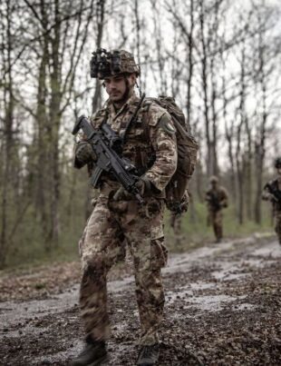 Încă o țară europeană vrea să introducă serviciul militar obligatoriu. Viceprim-ministrul a făcut anunțul