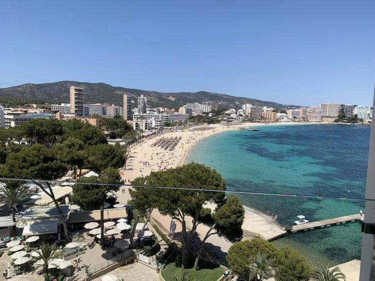 Protestele spaniolilor împotriva turiștilor și-au atins scopul. Multe stațiuni celebre sunt acum aproape goale