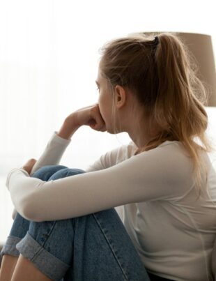 22.000 de copii și adolescenți români suferă de afecțiuni psihice.