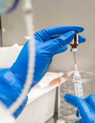 Cancerul de sân ar putea fi prevenit printr-un vaccin