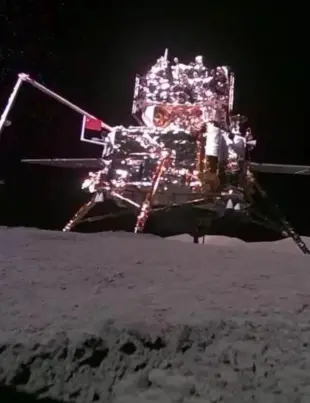 Sonda spațială chineză Chang’e-6 se întoarce cu roci lunare rare