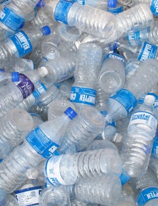 Băutura din sticle de plastic poate crește riscul de diabet de tip 2