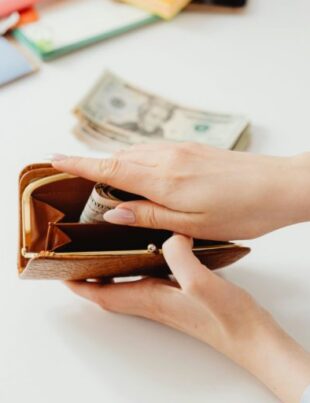 Cetățenii riscă să își piardă banii! Aceste bancnote trebuie schimbate de urgență