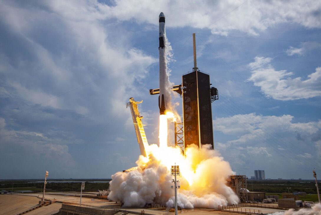 SpaceX ar putea trimite un român în Spațiu