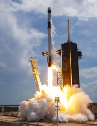 SpaceX ar putea trimite un român în Spațiu